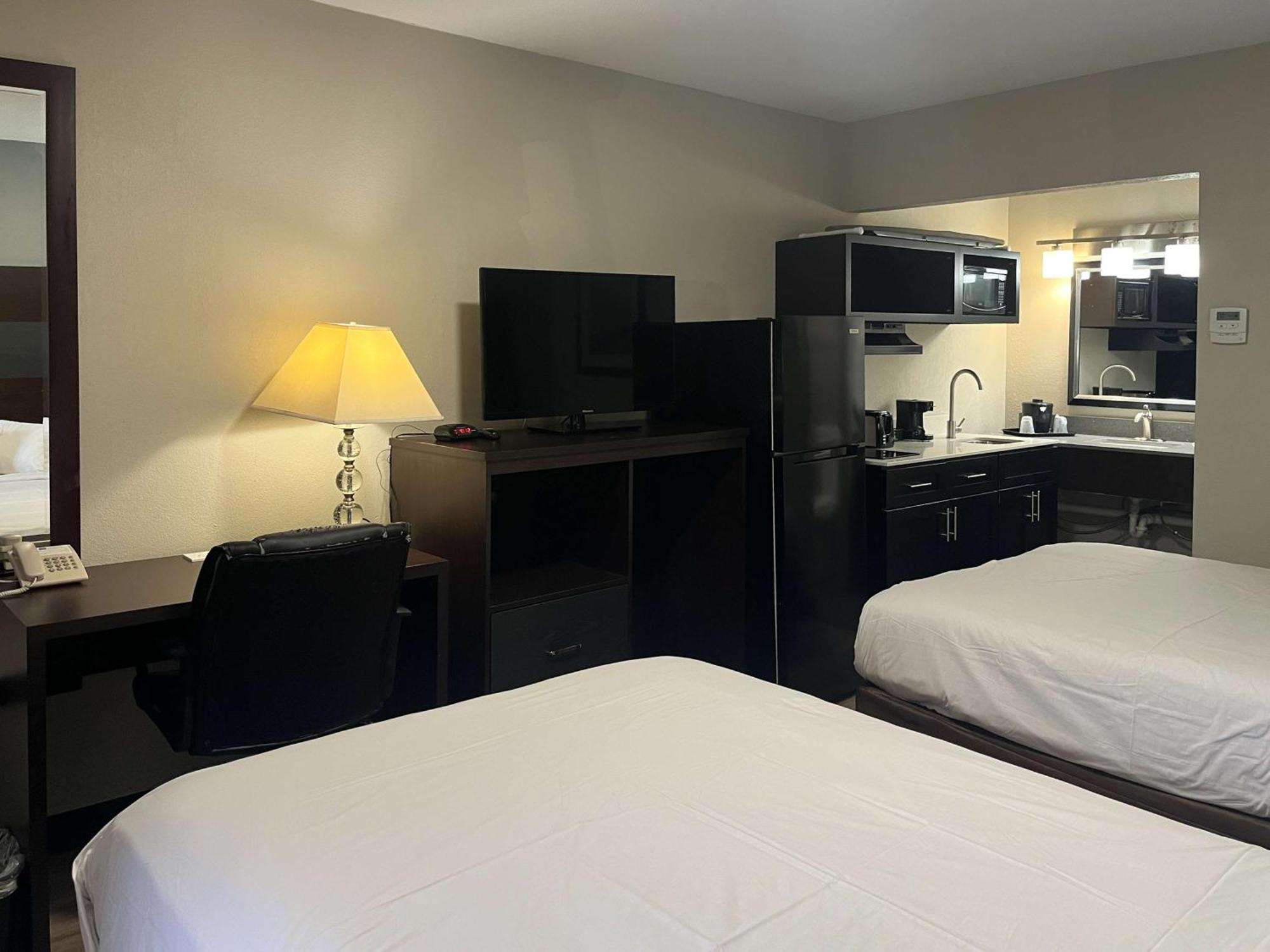 6 Charlotte, Nc - Airport South 2*