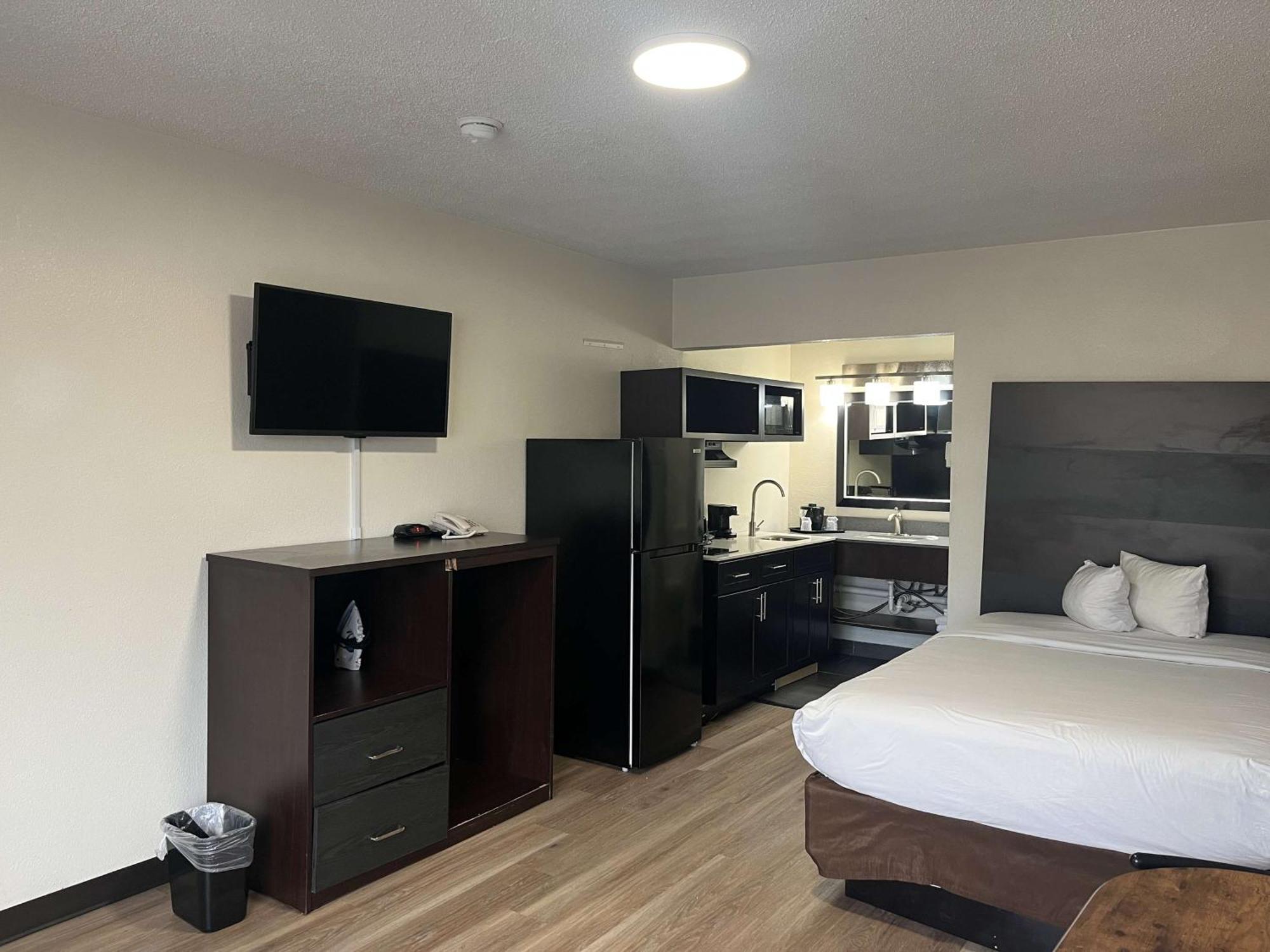 Hotel 6 Charlotte, Nc - Airport South 2*