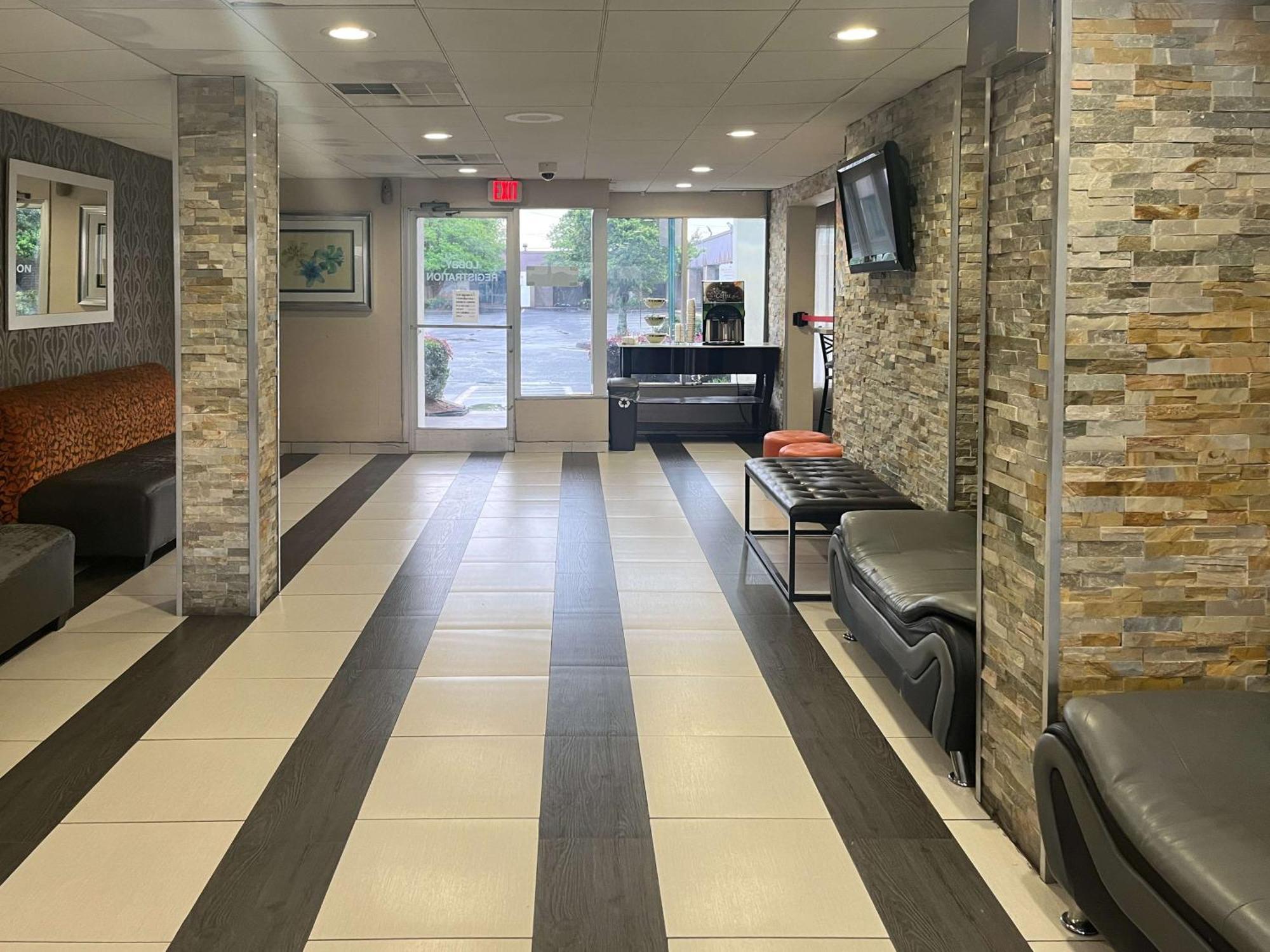 6 Charlotte, Nc - Airport South Charlotte