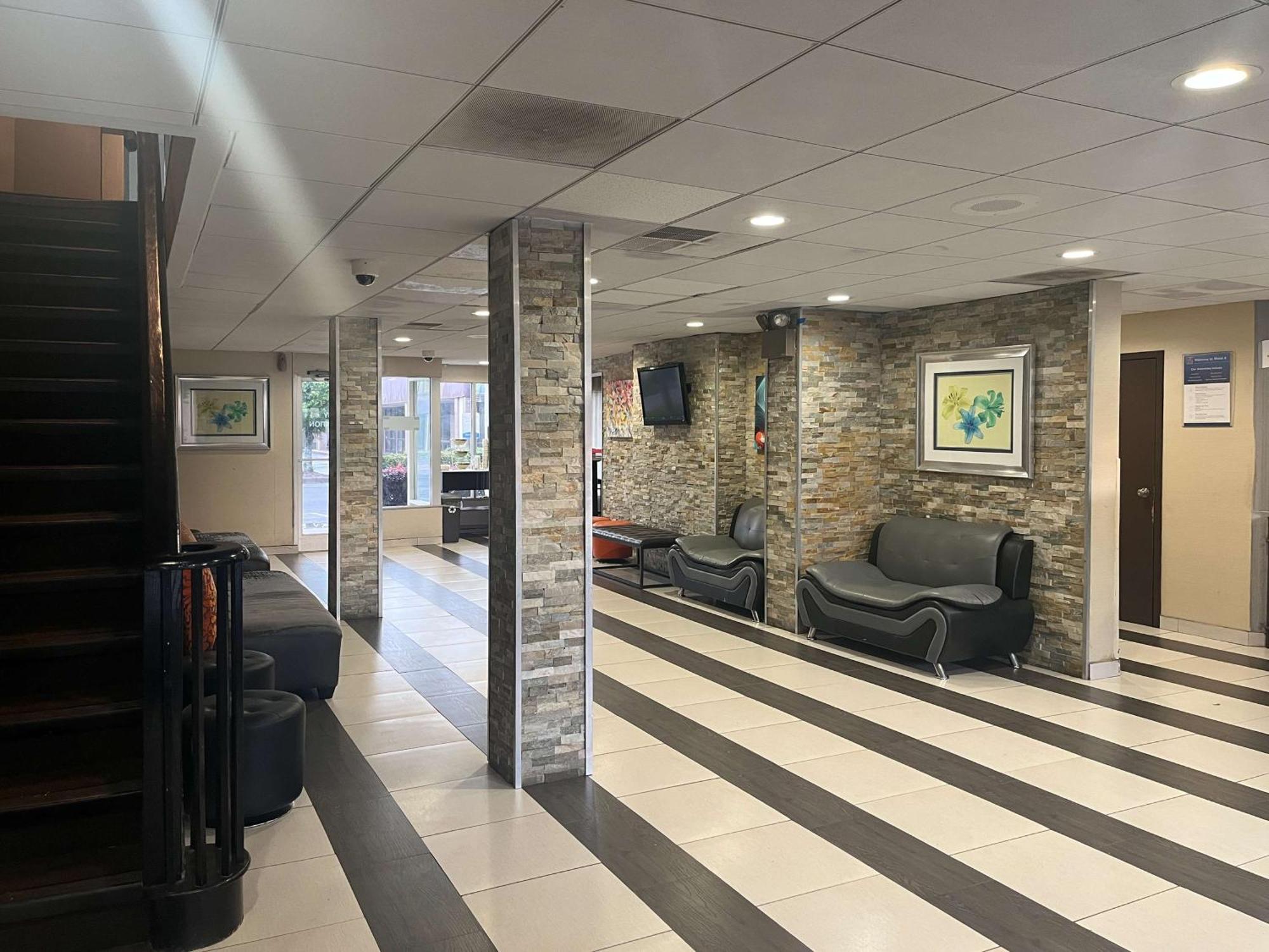 6 Charlotte, Nc - Airport South 2*